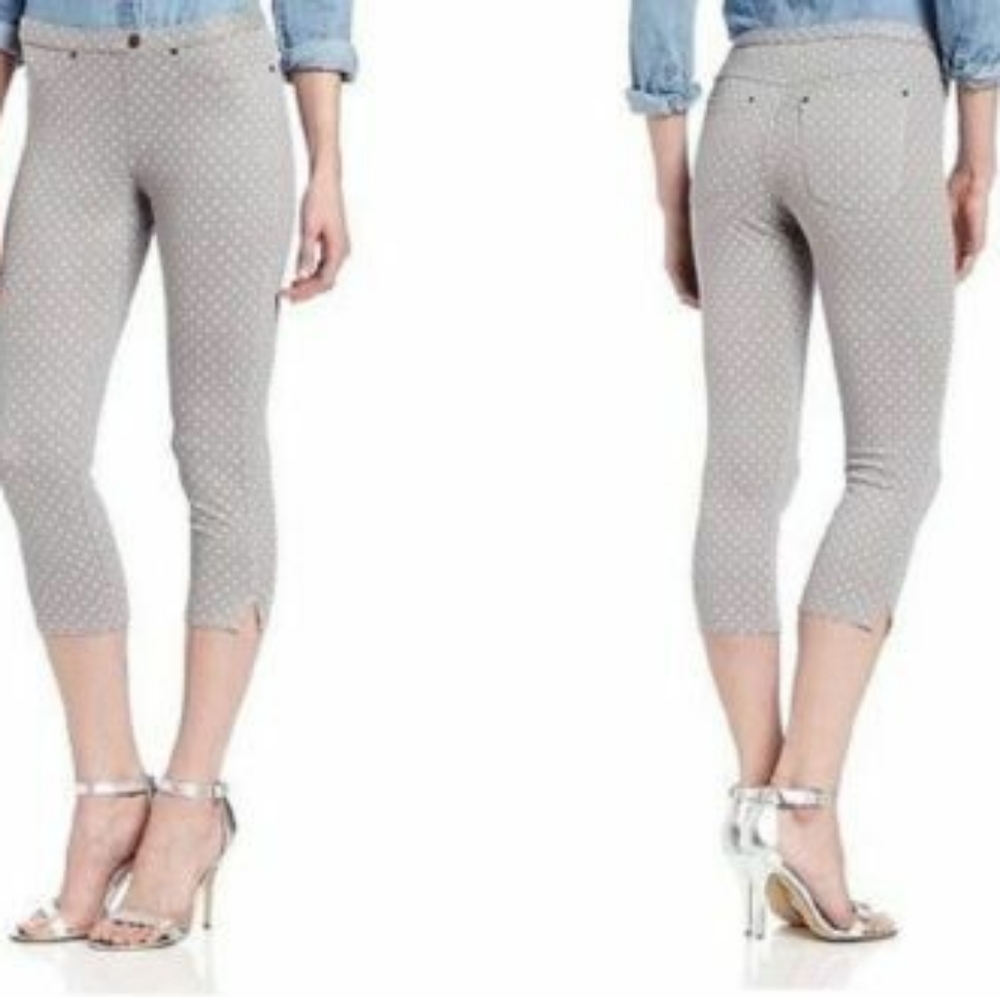 HUE Swiss Dot Capri Leggings Size Medium